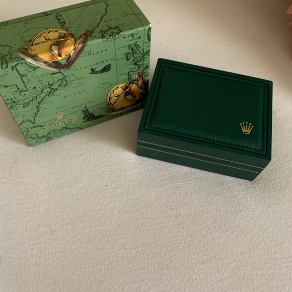 Authentic Rolex Box and Gold Bezel (24). - Picture 3 of 7